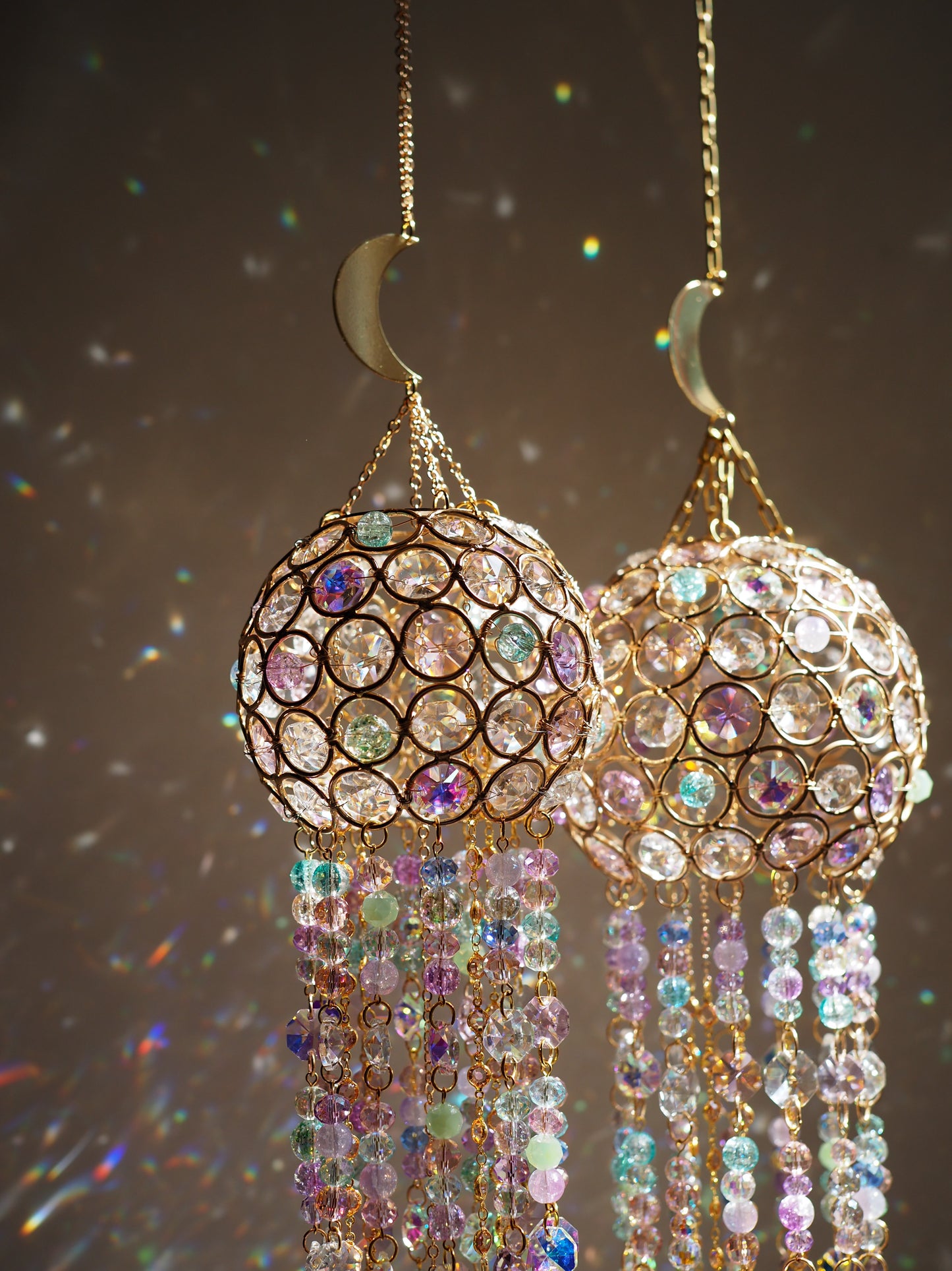 Kristály szélcsengő - Napfogó pasztell színben, aranyozott holddal