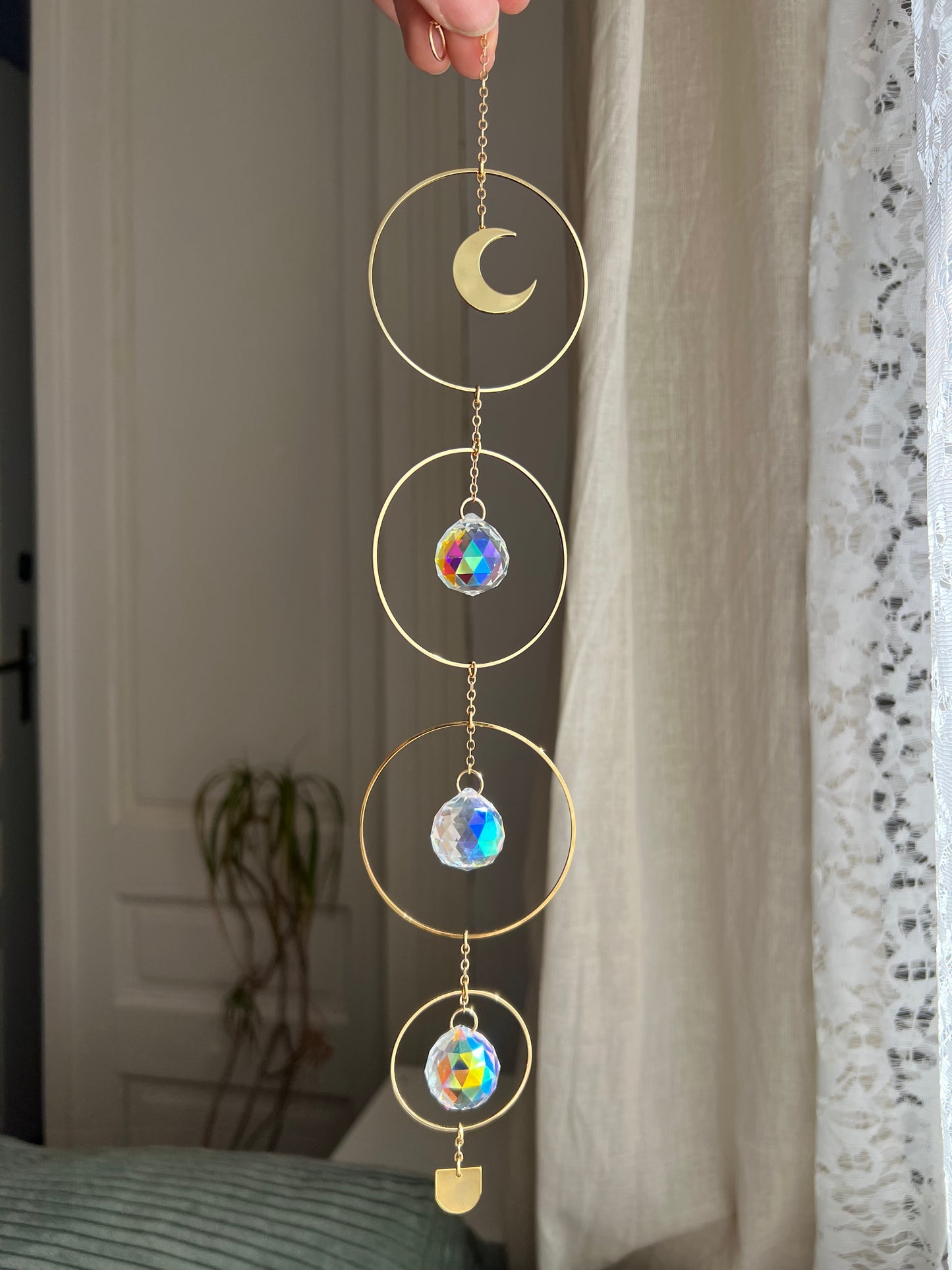 Ayla kristályfüggő, napfogó, suncatcher hold medállal