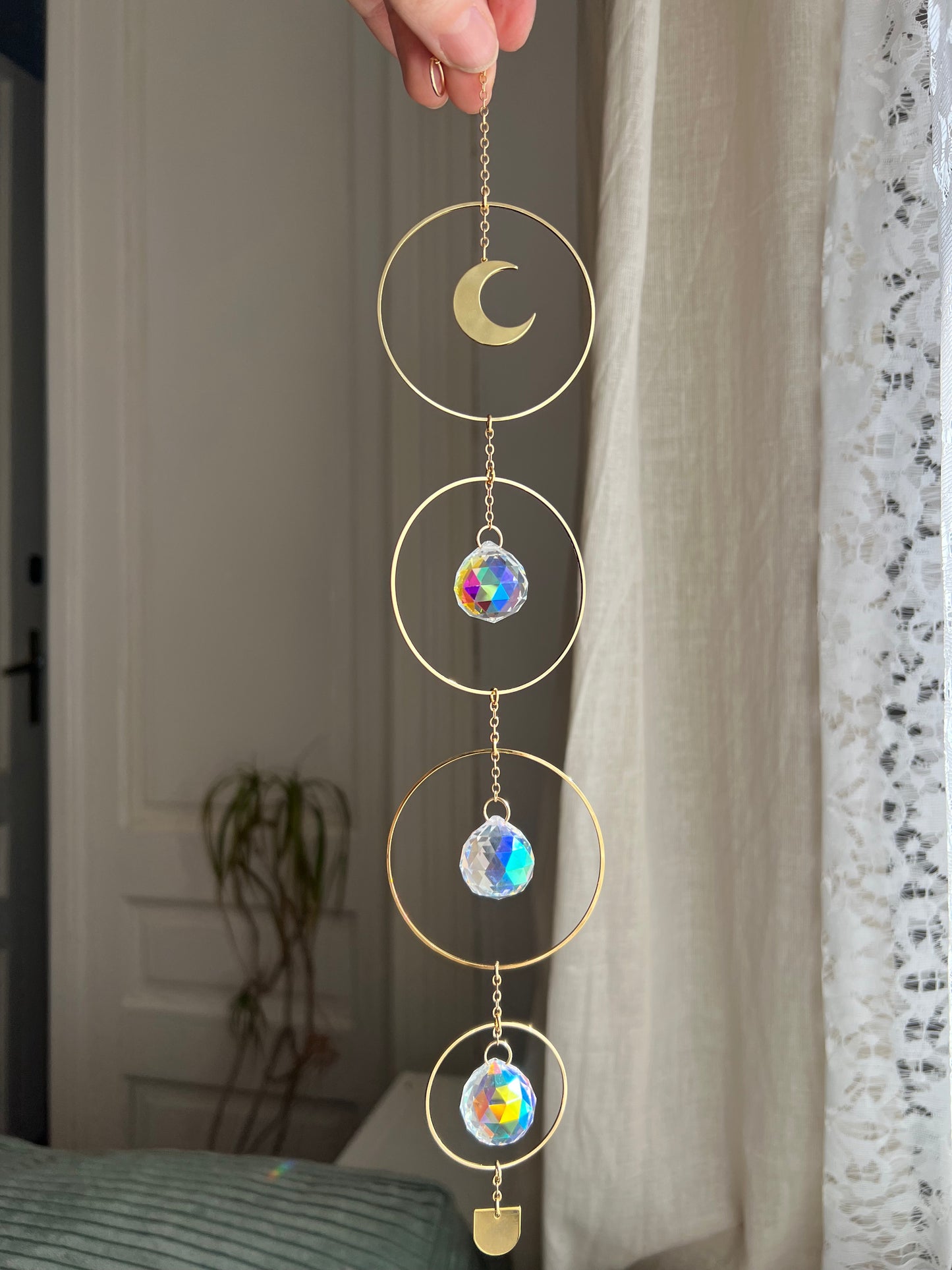 Ayla kristályfüggő, napfogó, suncatcher hold medállal