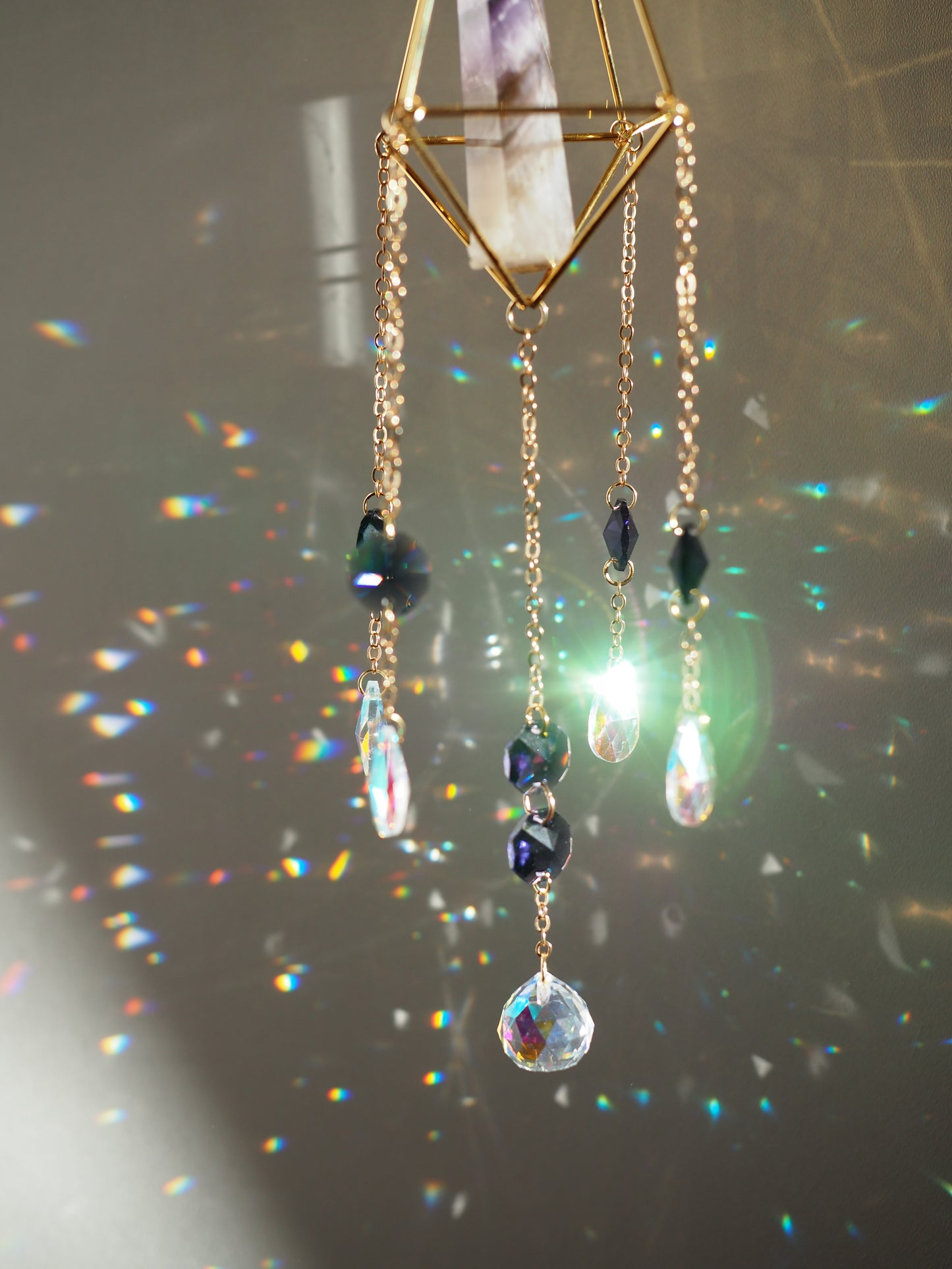 Ametiszt & lótusz napfogó prizma