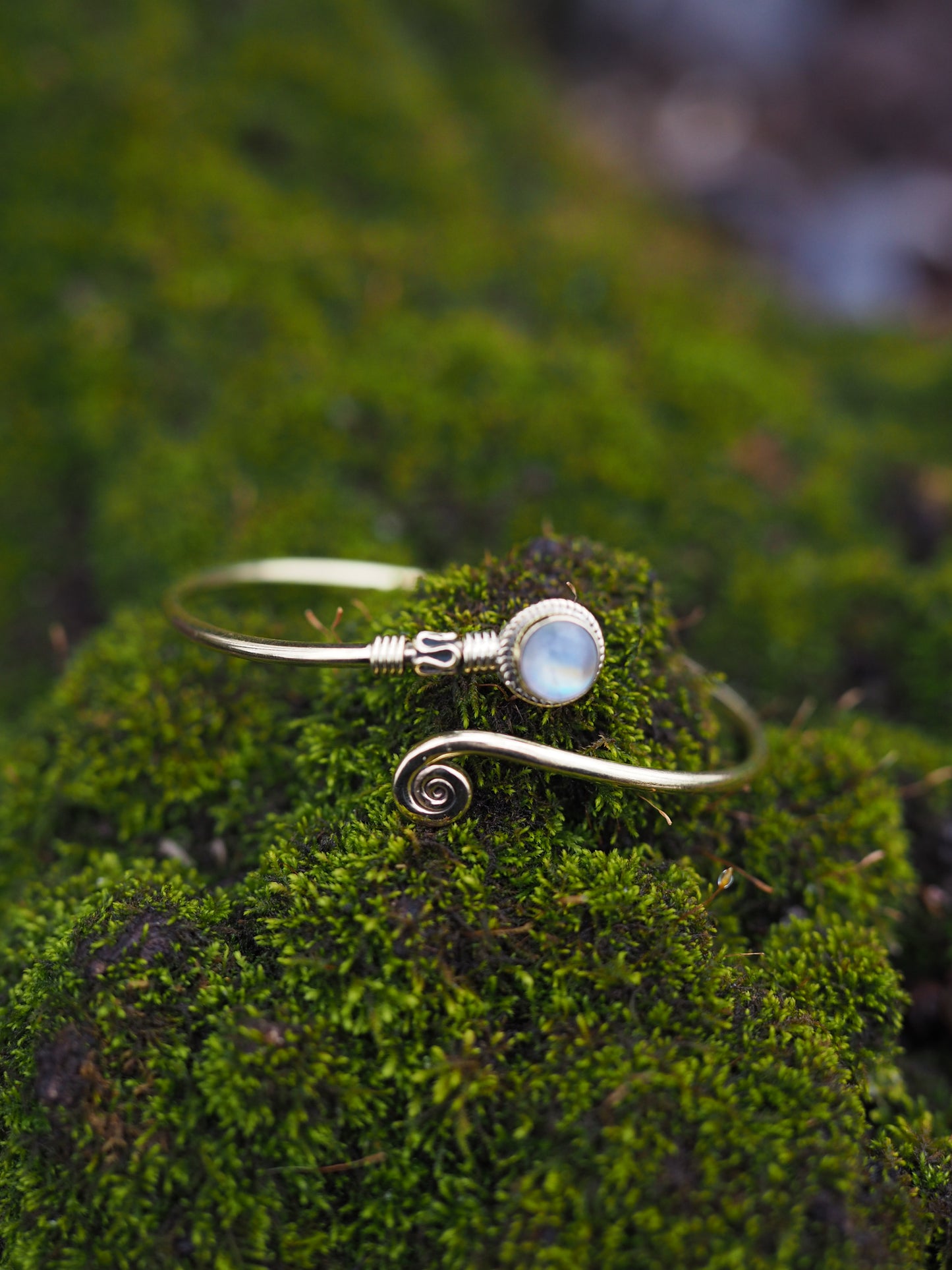 Sárgaréz Ásvány Karperec – Holdkővel - Rózsakvarccal- Zahara