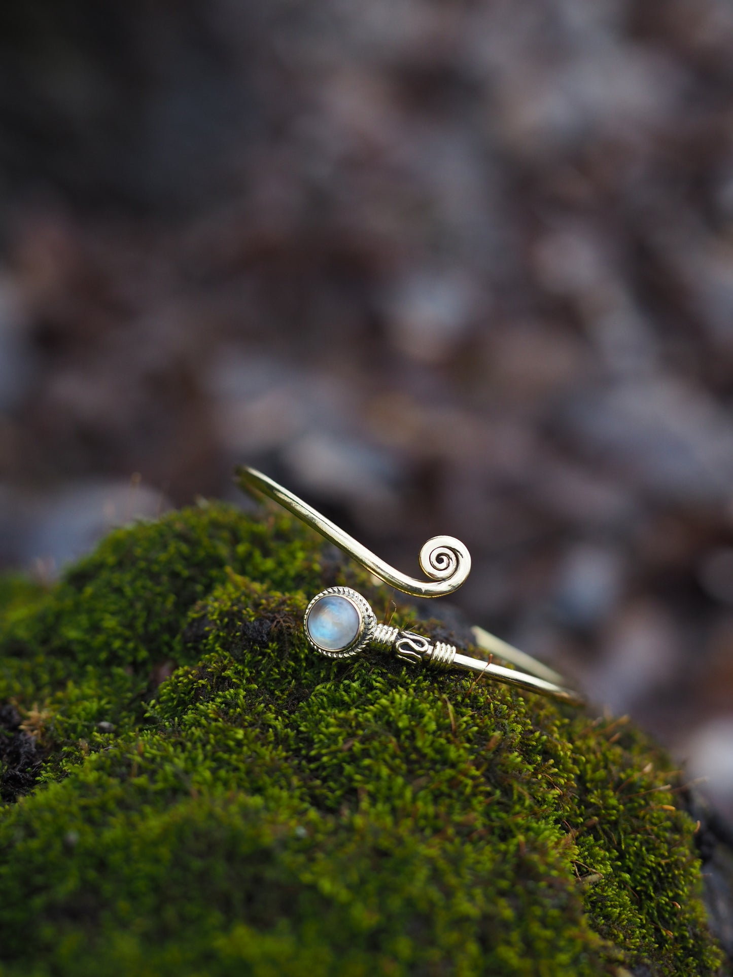 Sárgaréz Ásvány Karperec – Holdkővel - Rózsakvarccal- Zahara