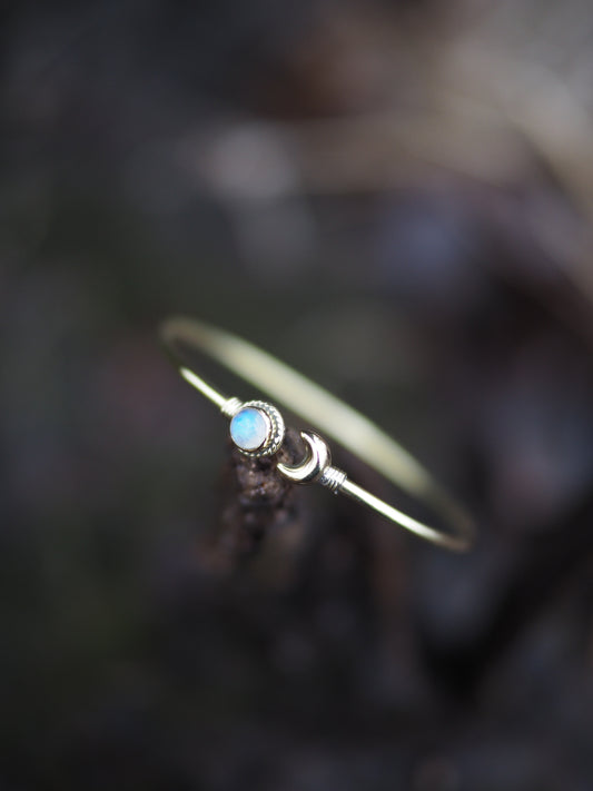 Kézműves Ásvány karkötő hold medállal-Dalila