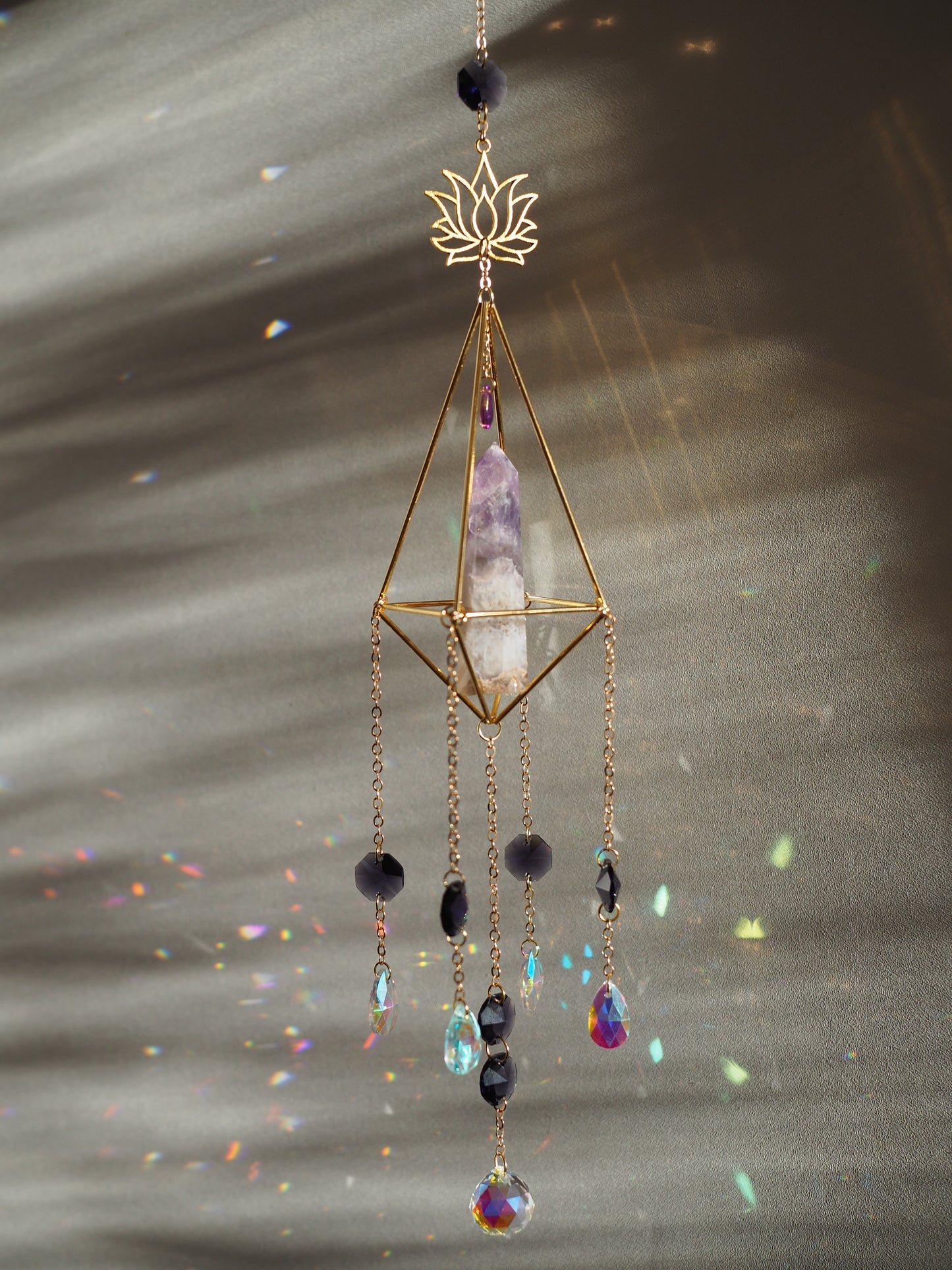 Ametiszt & lótusz napfogó prizma