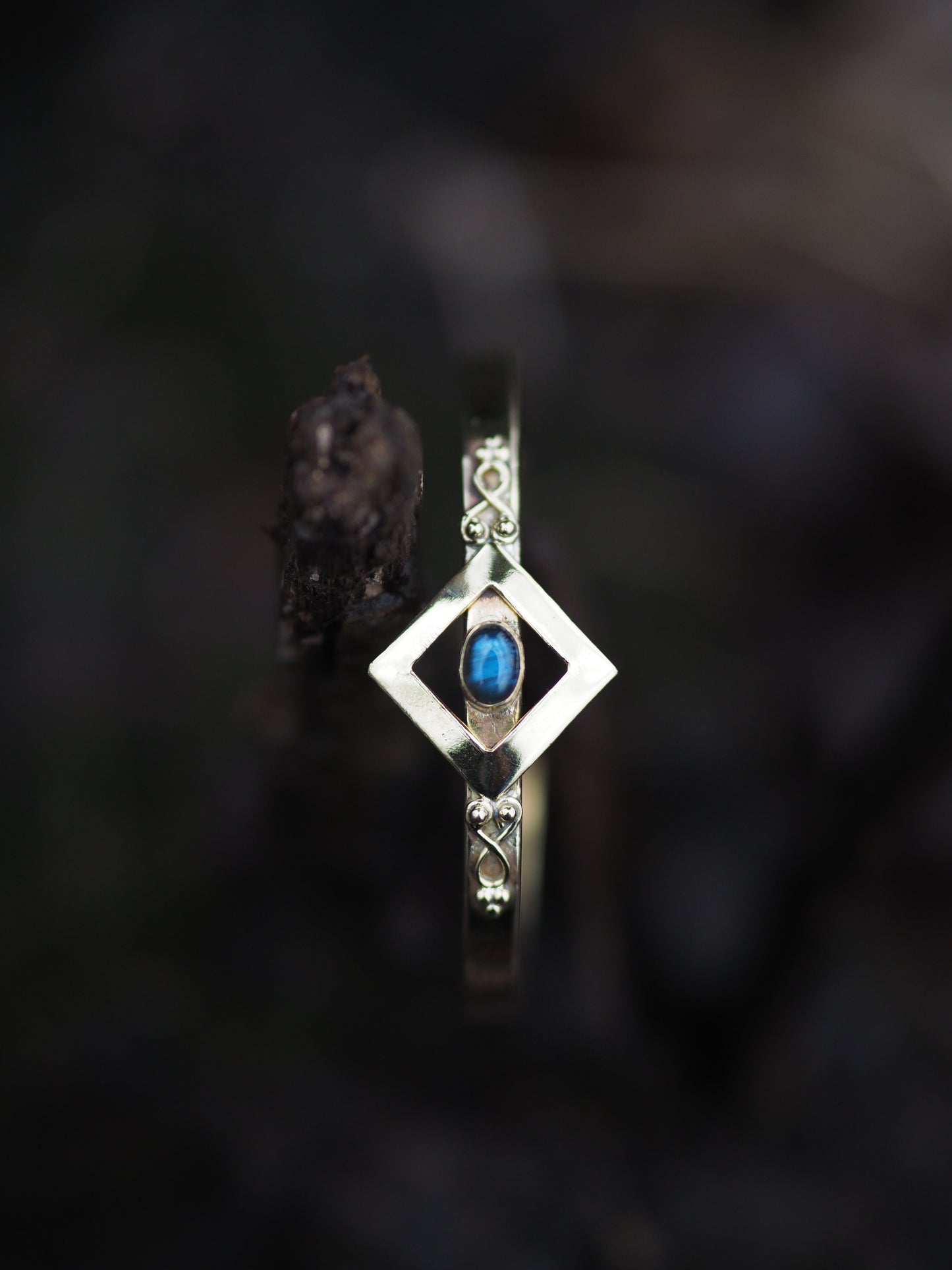 Labradorit karkötő- Elysia