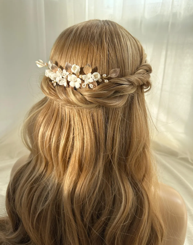 Amilla-Menyasszonyi hajdísz, hajfésű kerámia virágokkal rose gold vagy ezüst levelekkel